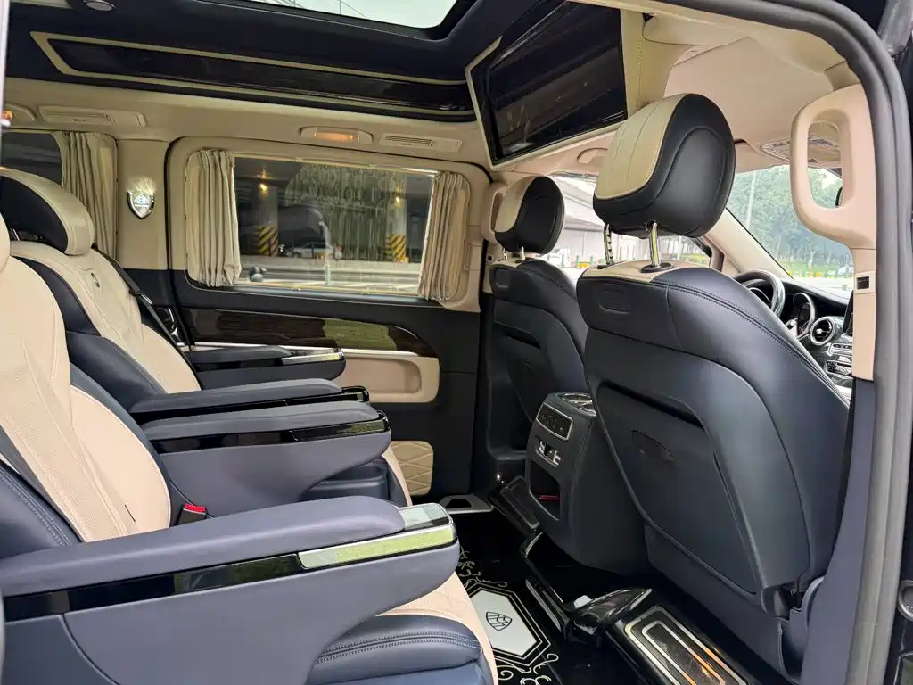 Mercedes-Benz V-Class — миниатюра 11