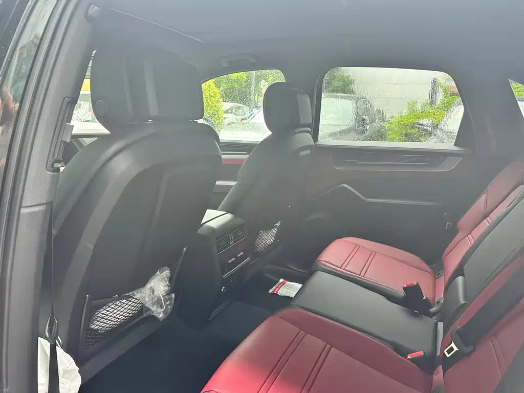 Porsche Cayenne — миниатюра 9