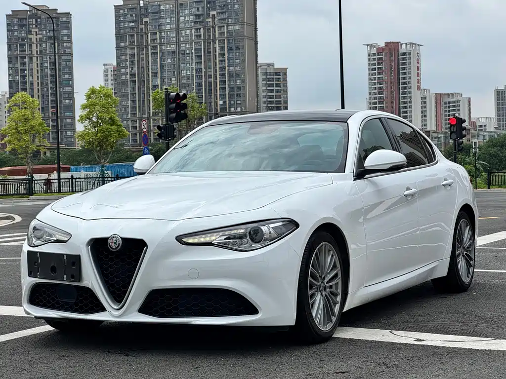 Alfa Romeo Giulia — миниатюра 3