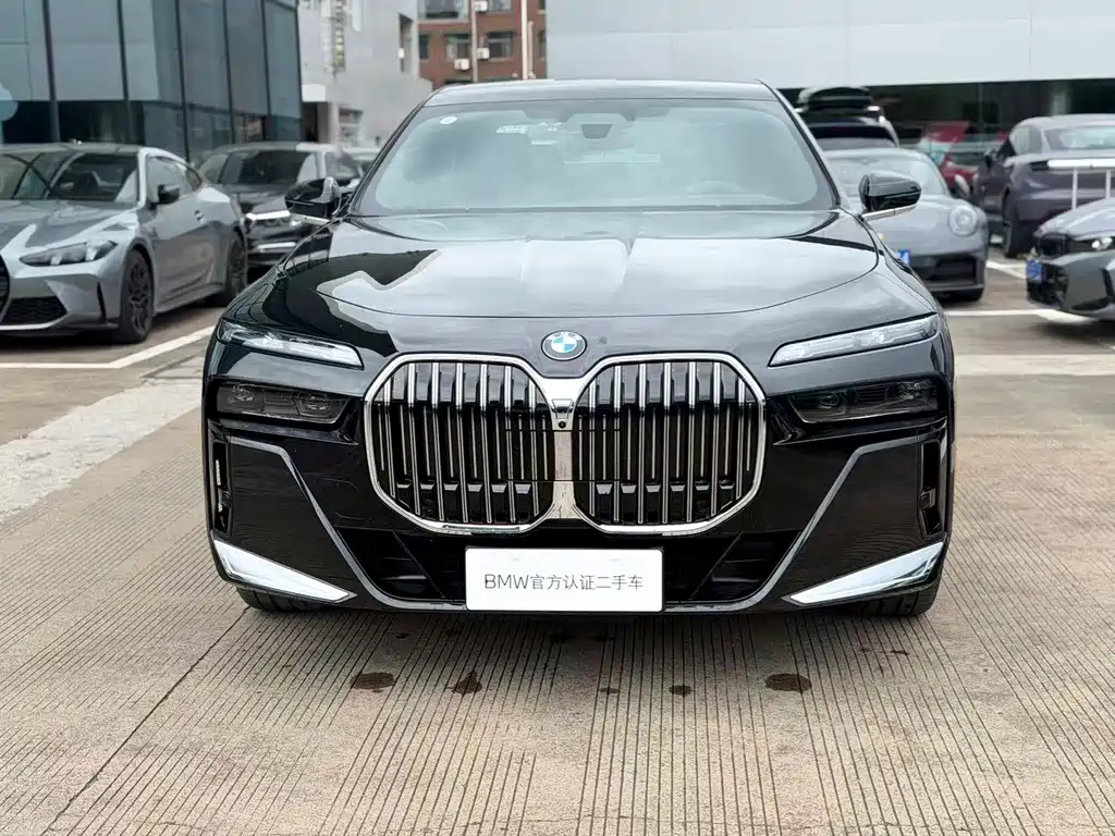 BMW 7 Series — миниатюра 2