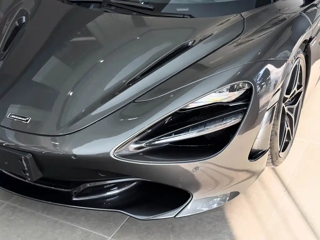MCLAREN 720S