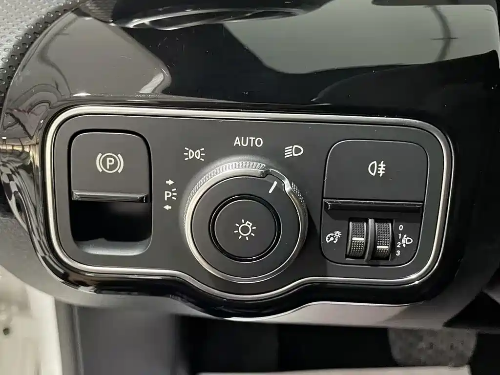 Mercedes-Benz A-Class — миниатюра 12