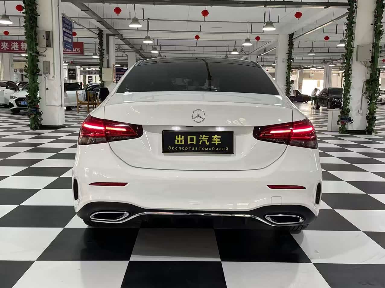 Mercedes-Benz A-Class 1.3 л 2022 г. Белый, пробег 21400 км