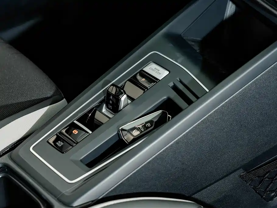 Volkswagen Golf — миниатюра 18