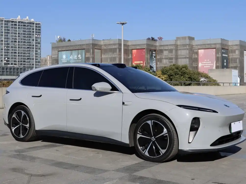 NIO NIO ET5T