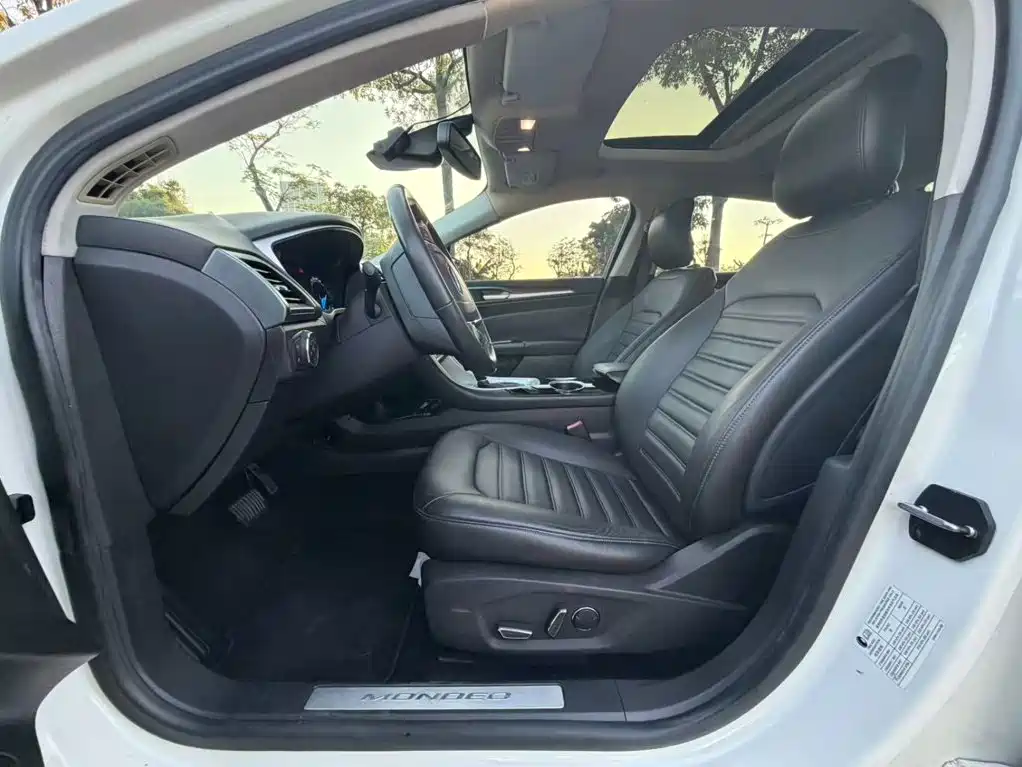 Ford Mondeo — миниатюра 12