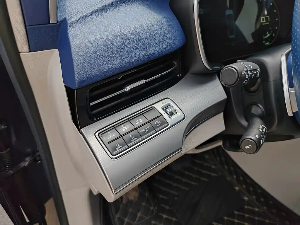 Roewe iMAX8 — миниатюра 14