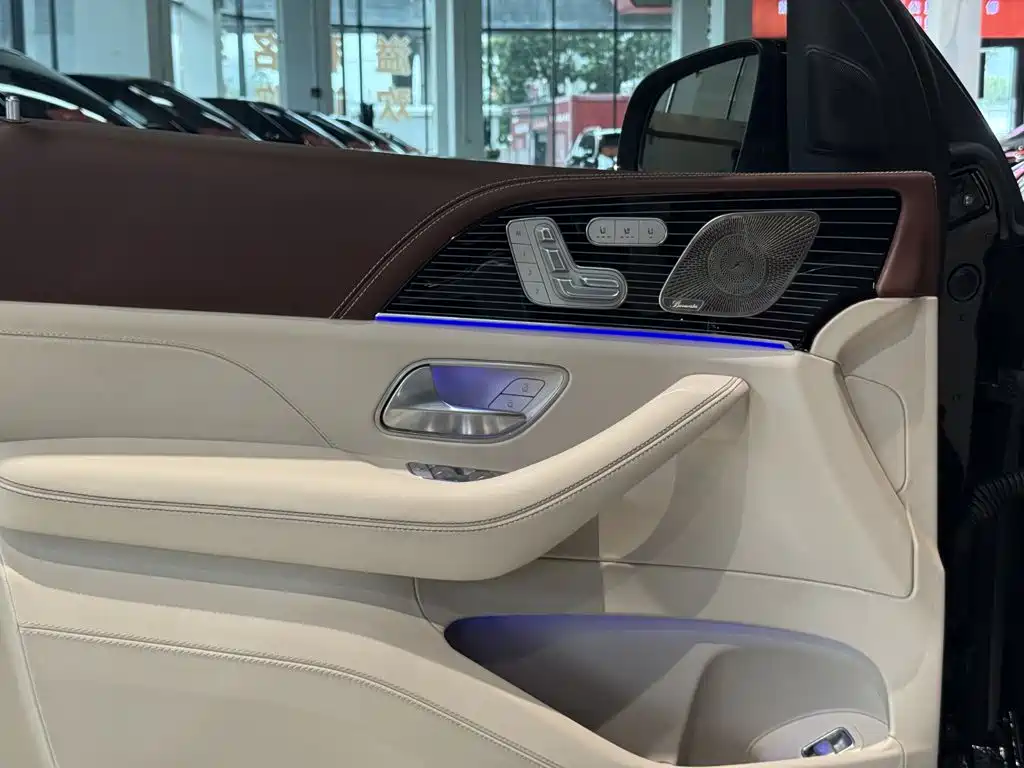 Mercedes-Benz GLS — миниатюра 13