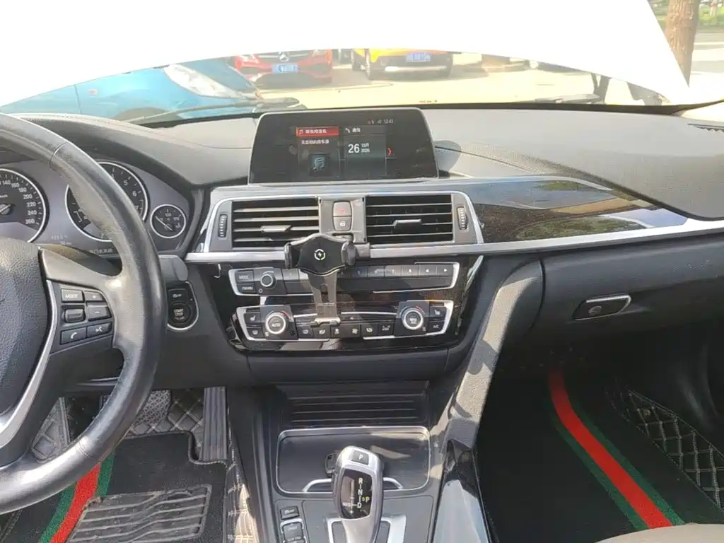 BMW 3 Series — миниатюра 13