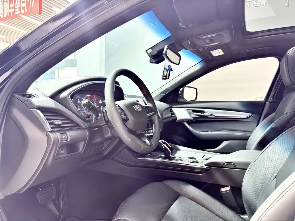 Cadillac CT5 — миниатюра 10