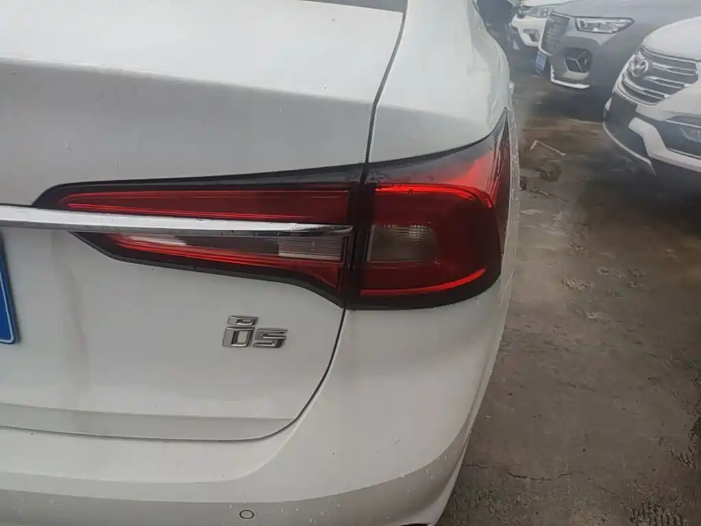 Roewe i5 — миниатюра 8
