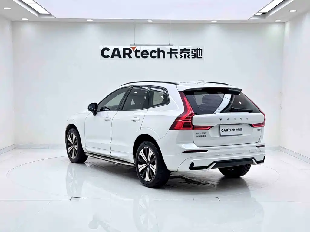 Volvo XC60 2024 B5