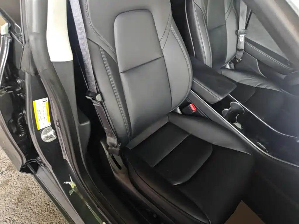 Tesla Model 3 — миниатюра 25