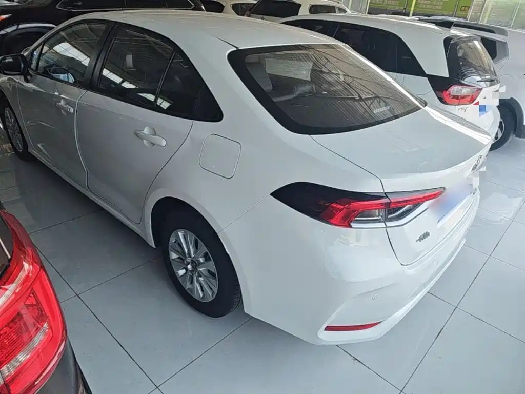Toyota Corolla — миниатюра 5