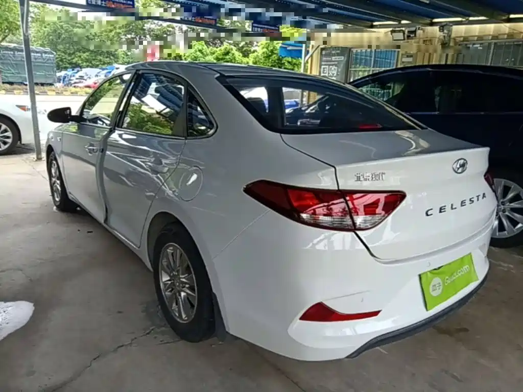 Hyundai Elantra — миниатюра 5