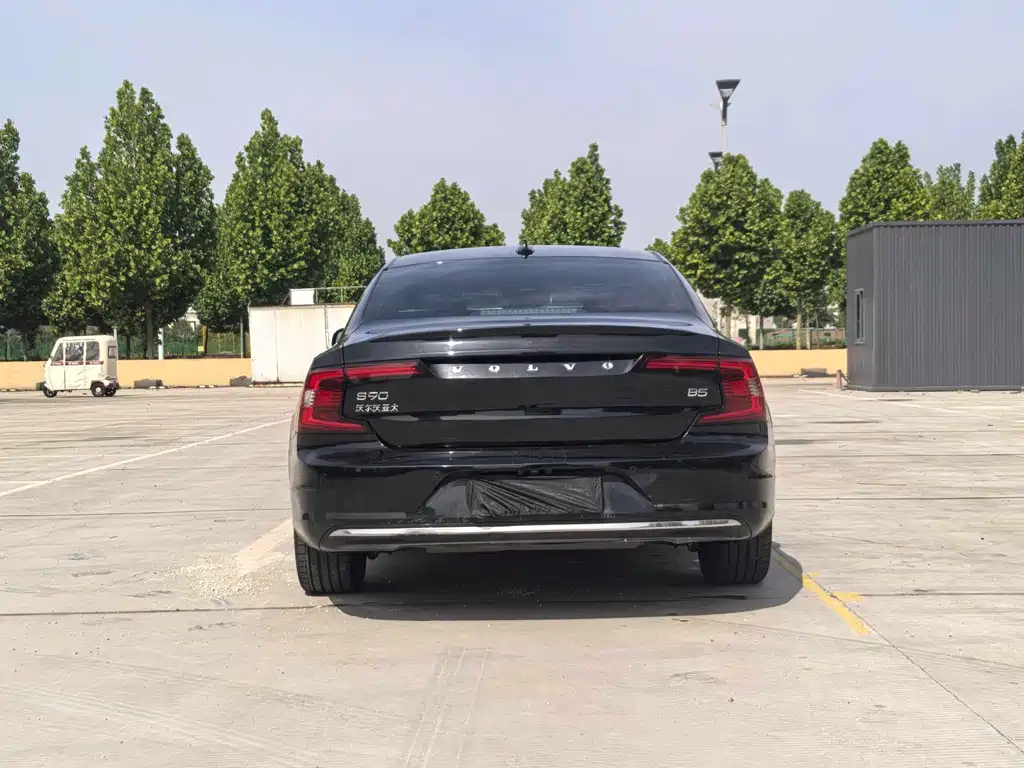Volvo S90 — миниатюра 8
