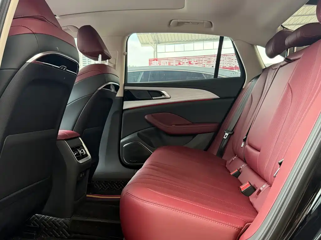 Hongqi Hongqi H5 — миниатюра 6