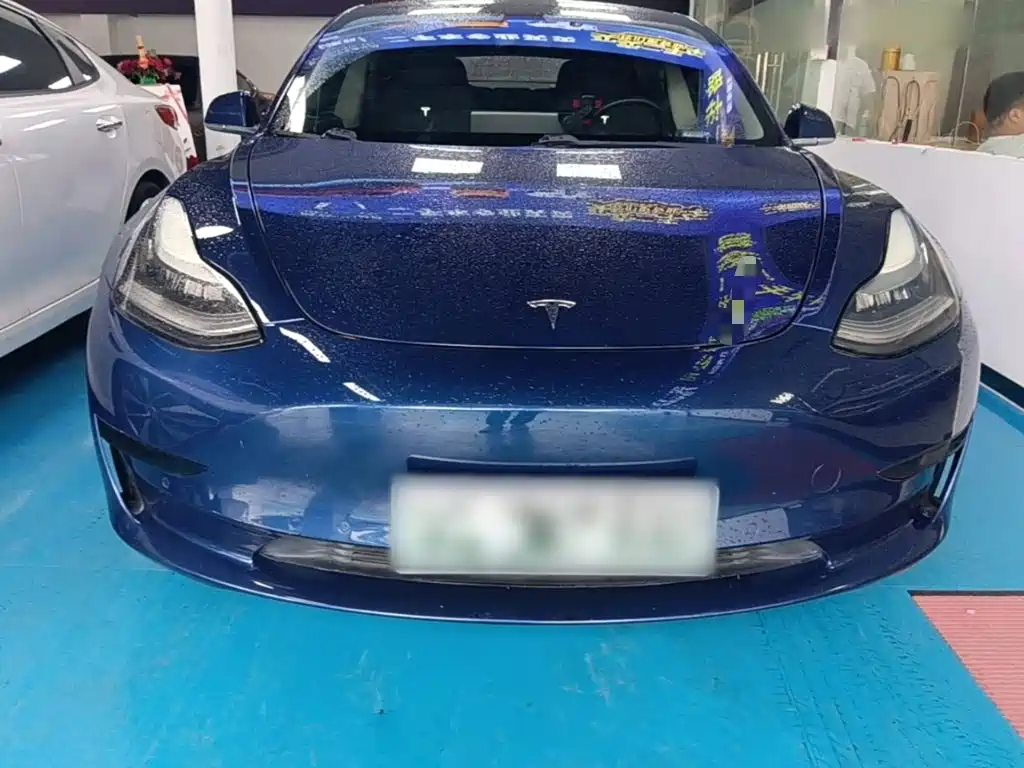 Tesla Model 3 — миниатюра 3