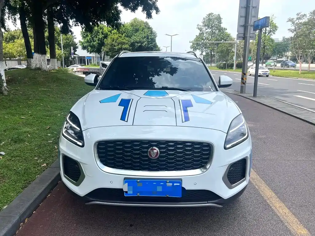 Jaguar E-PACE — миниатюра 2