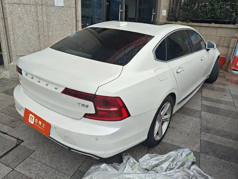 Volvo S90 2019 T5
