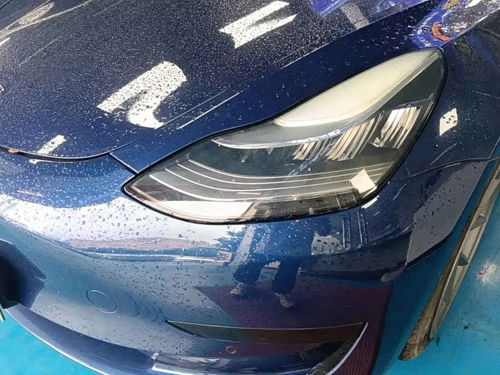 Tesla Model 3 — миниатюра 24