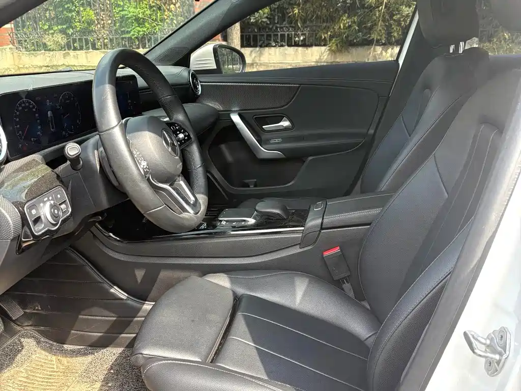 Mercedes-Benz A-Class — миниатюра 7