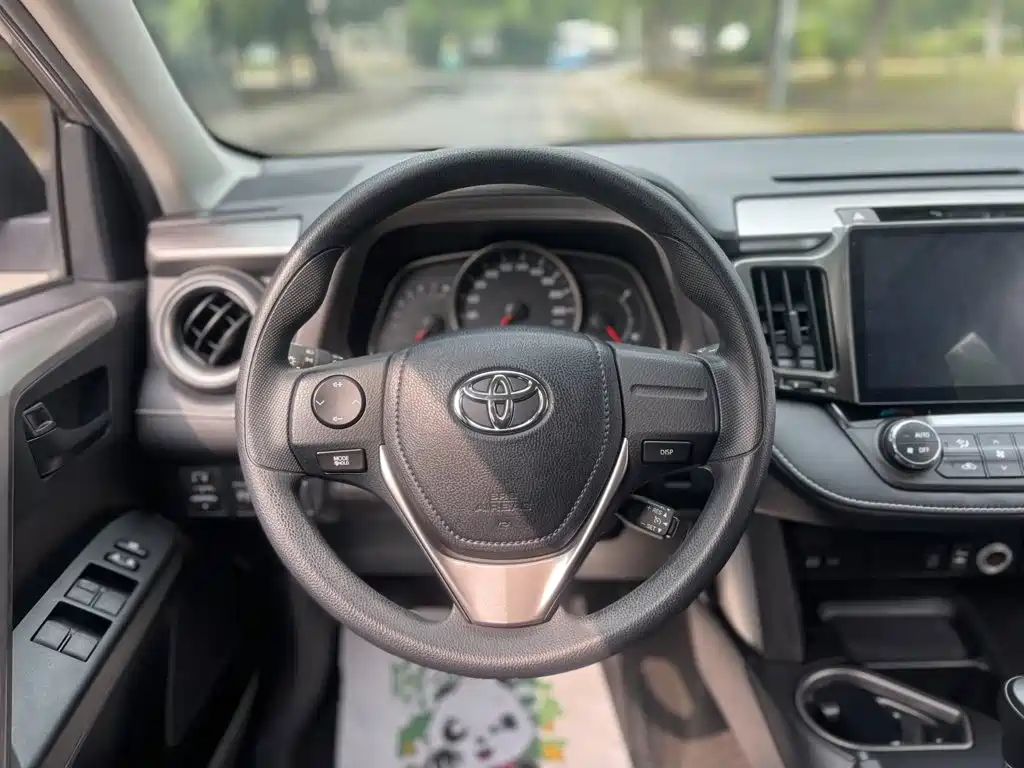 Toyota RAV4 — миниатюра 16