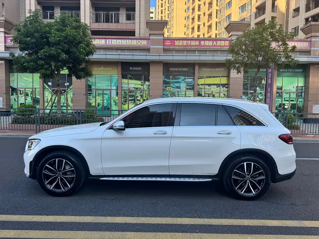 MERCEDES-BENZ GLC