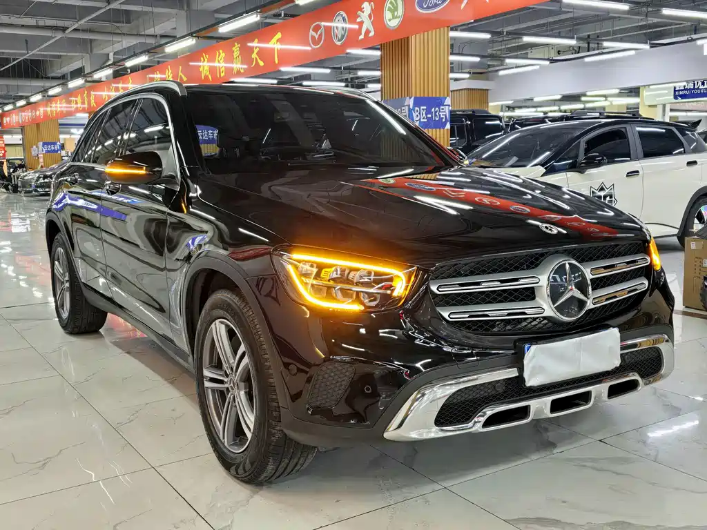 MERCEDES-BENZ GLC