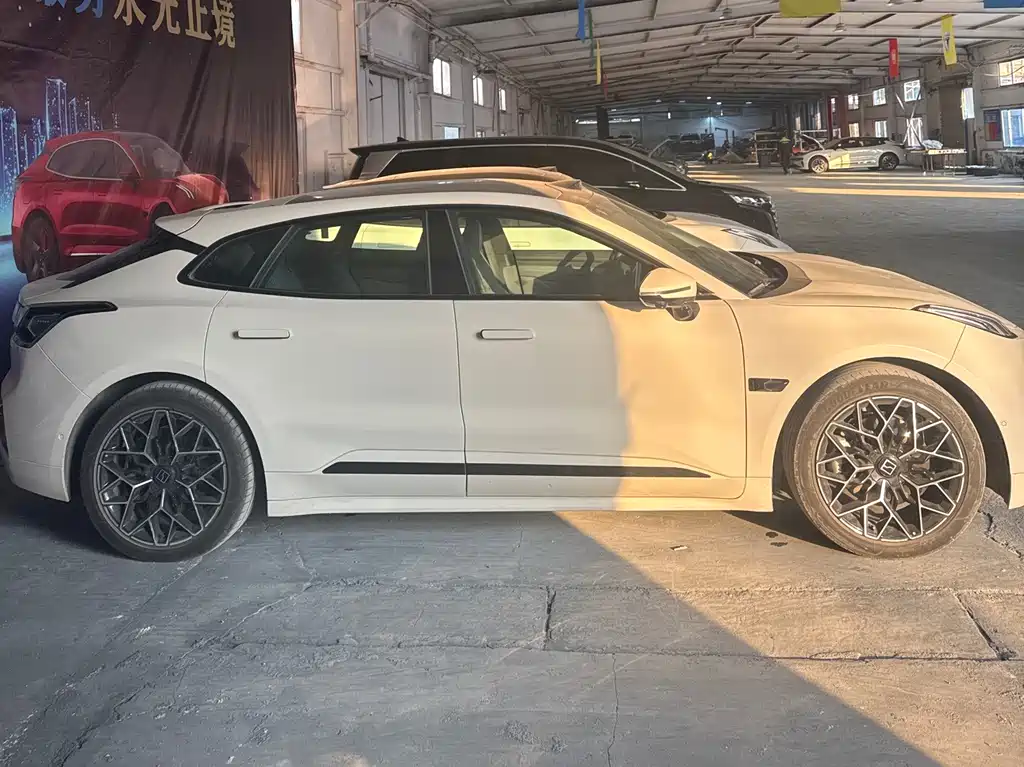 ZEEKR EXTREME KRYPTON 001