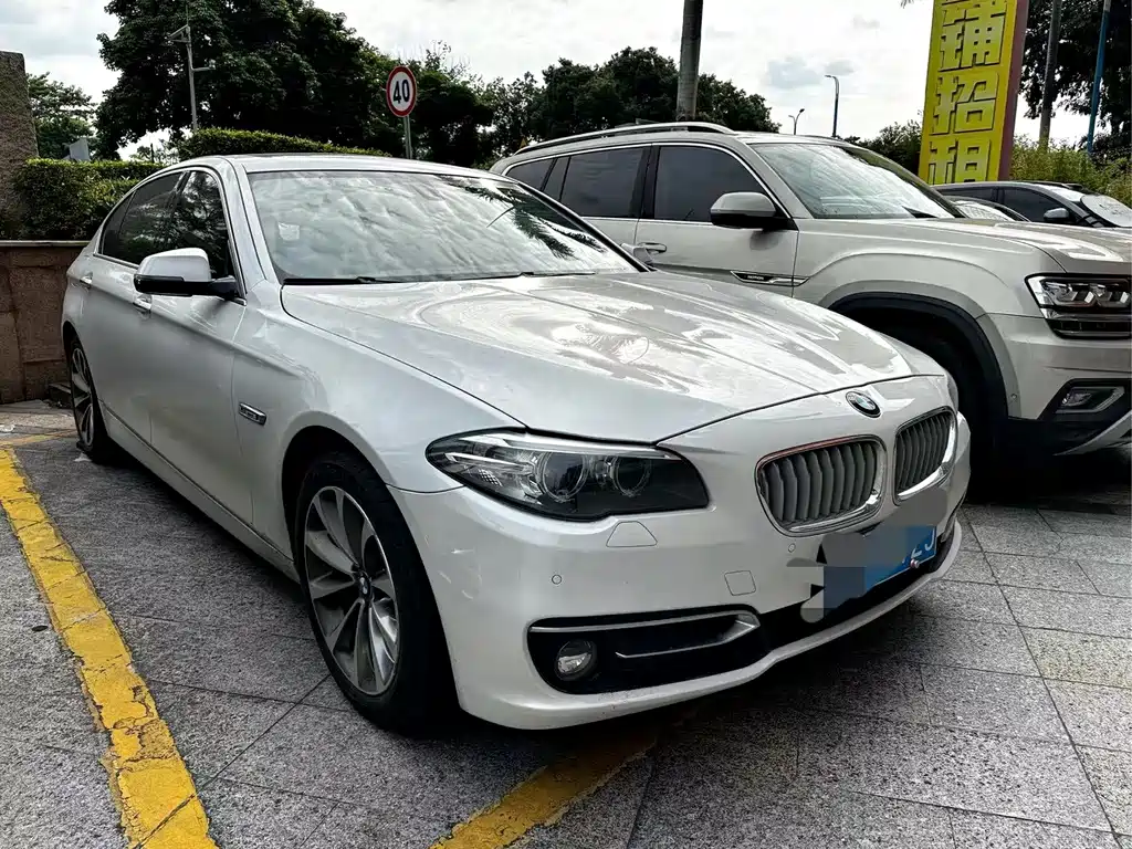 BMW 5 Series — миниатюра 2