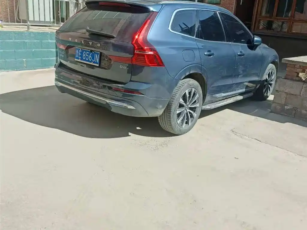 Volvo XC60 2024 B5 Luxury