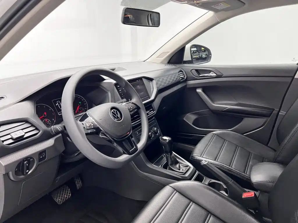 Volkswagen T-Cross - фото 12