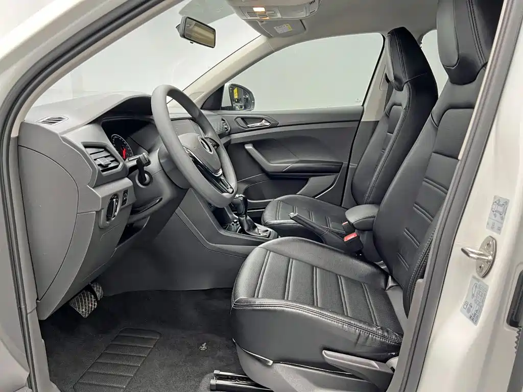 Volkswagen T-Cross - фото 13