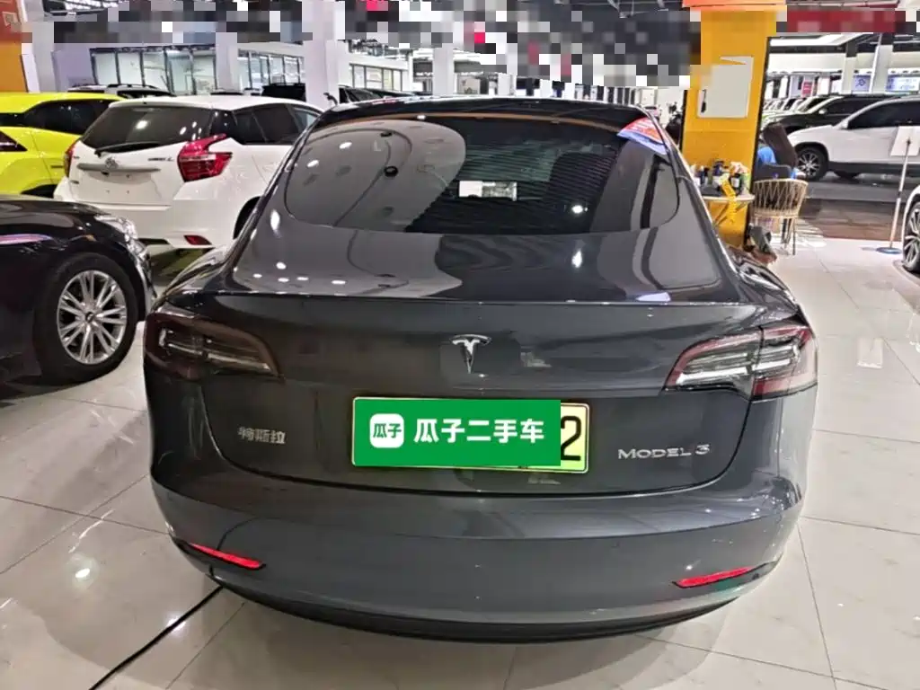 Tesla Model 3 — миниатюра 6