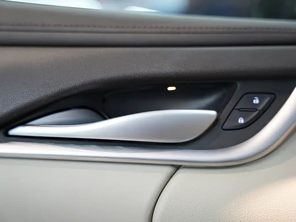 Cadillac XTS — миниатюра 12