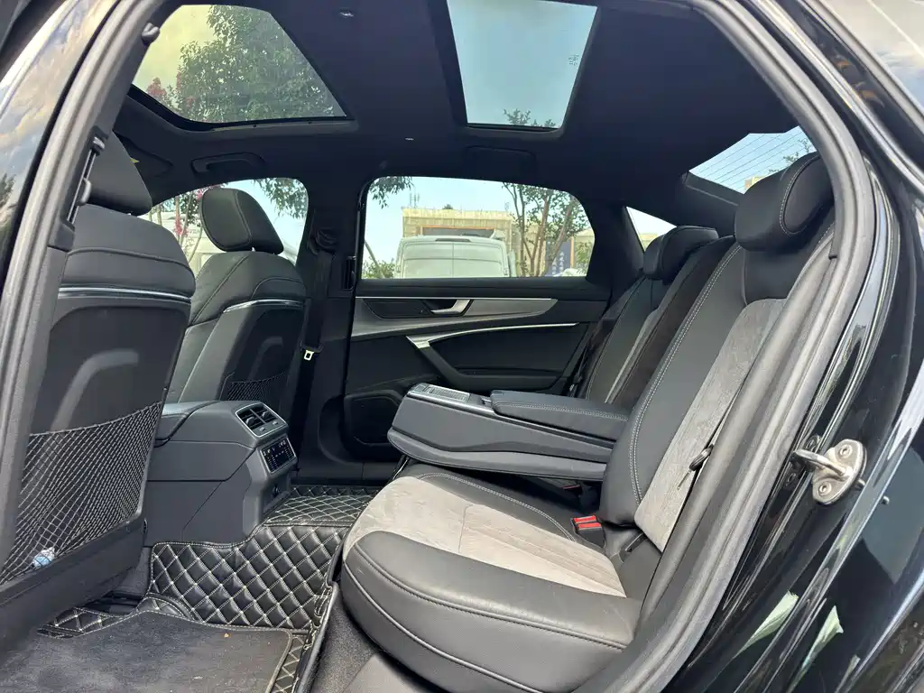 Audi A6L New Energy — миниатюра 10
