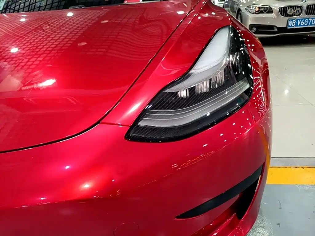 Tesla Model 3 — миниатюра 24