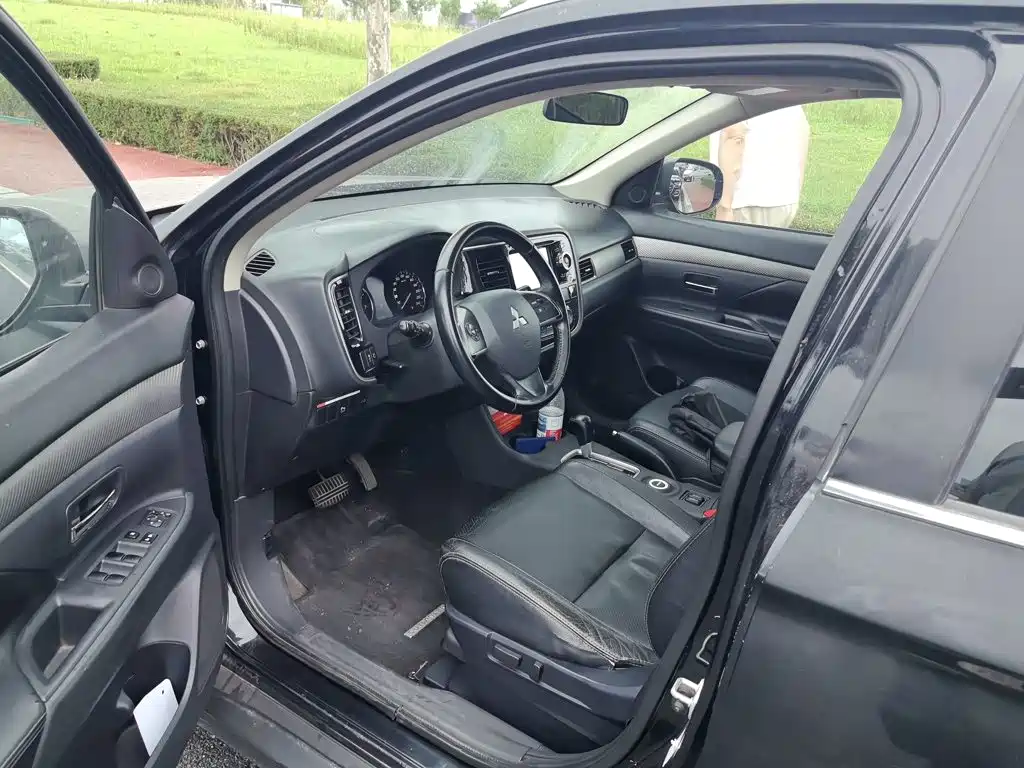Mitsubishi Outlander (Import) — миниатюра 12