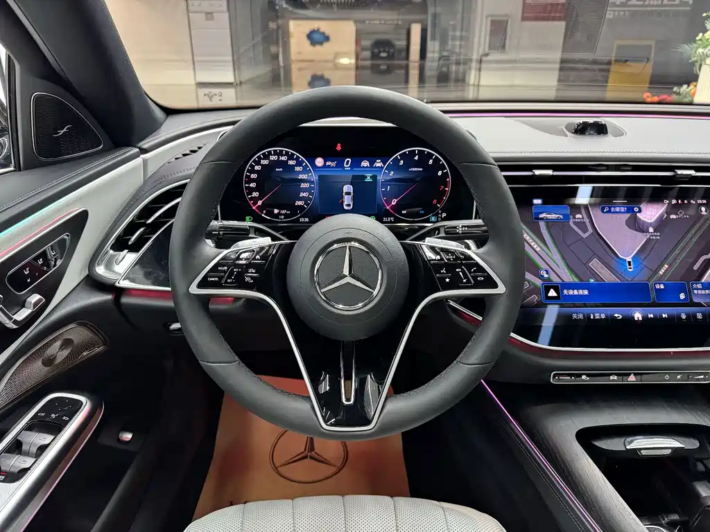 Mercedes-Benz E-Class — миниатюра 7