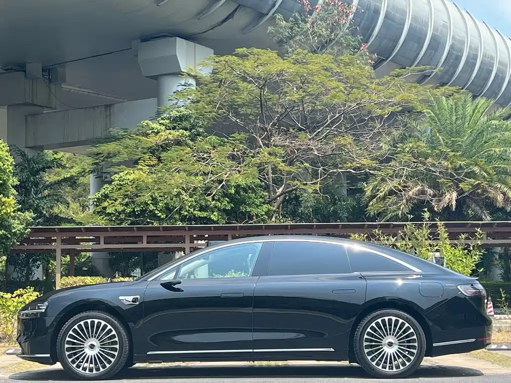 AITO ENJOY THE WORLD S9