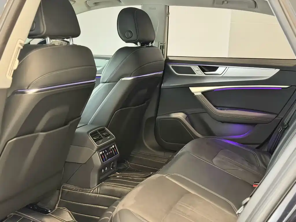 Audi A7L — миниатюра 4