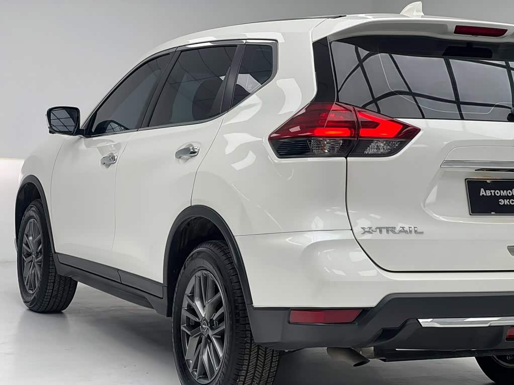 Nissan X-Trail 2.0 л 2025 г. Белый, пробег 2000 км