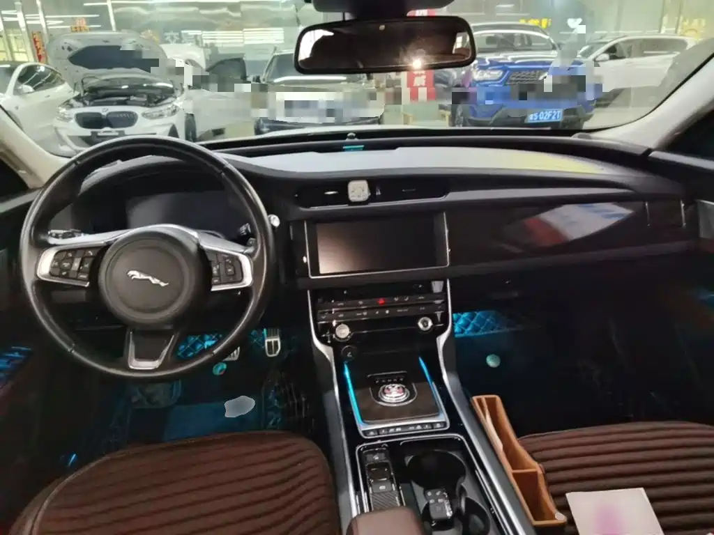Jaguar XFL — миниатюра 10