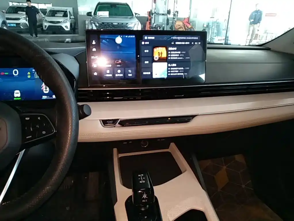 Geely L HiP — миниатюра 13