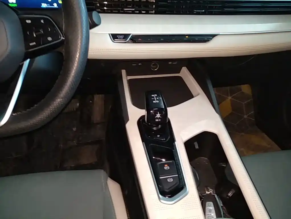 Geely L HiP — миниатюра 14