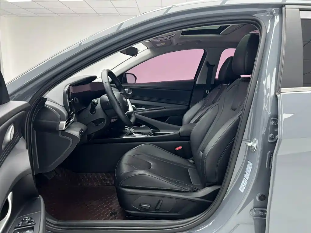 Hyundai Elantra — миниатюра 15