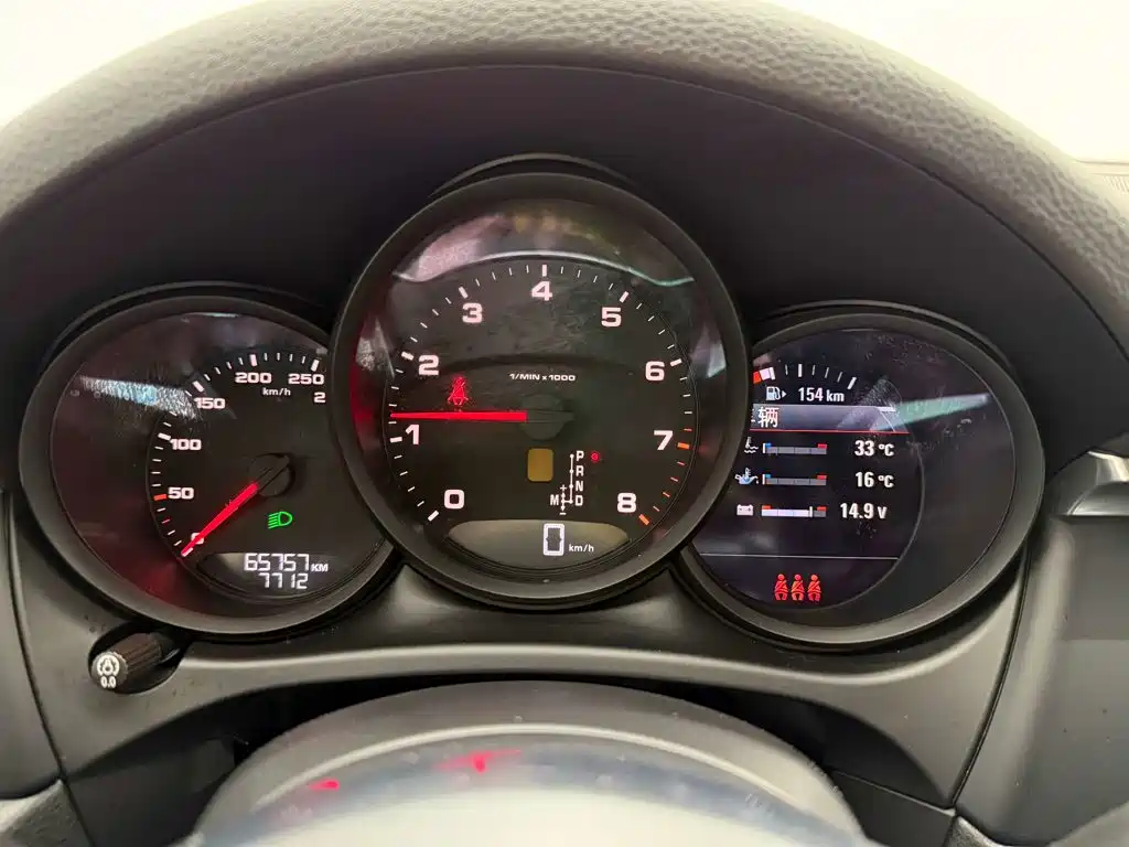 Porsche Macan — миниатюра 15