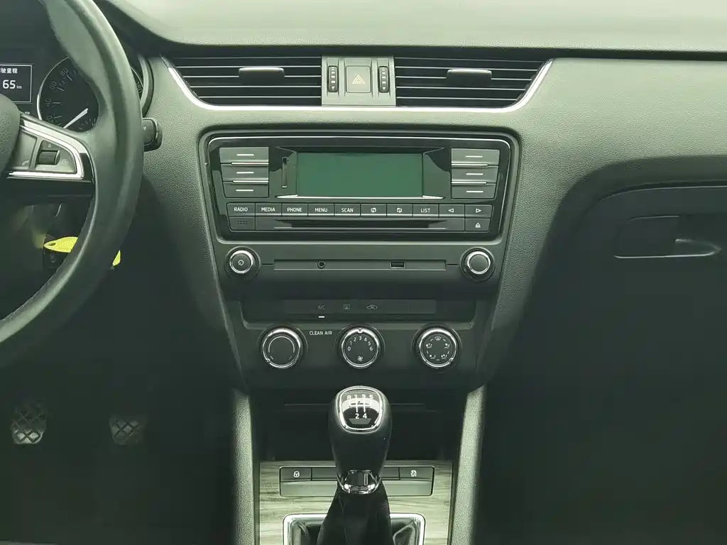 Skoda Octavia — миниатюра 12