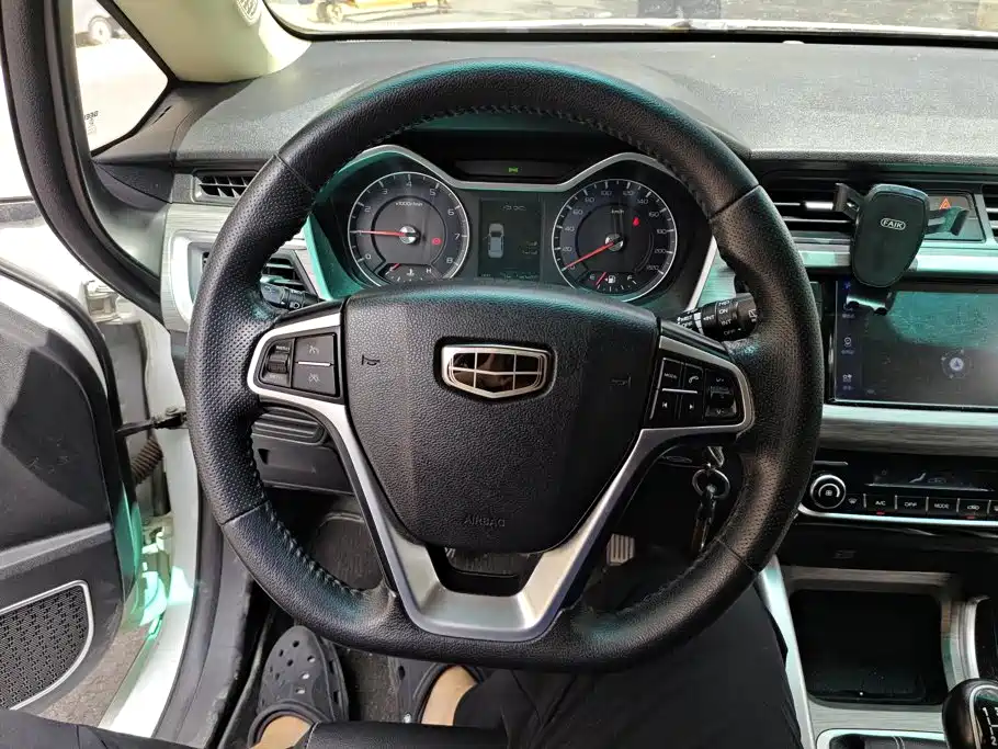 Geely Vision X3 — миниатюра 15
